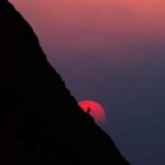 دانلود آهنگ ماه در میاد که چی بشه میخواد عزیز کی بشه
